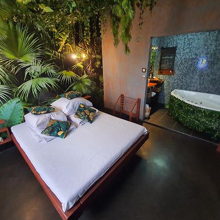 Tropicana Jacuzzi Apartment Krakow Ngoại thất bức ảnh